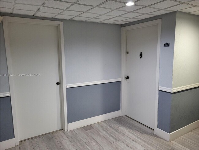 Building Photo - 9125 SW 77th Ave