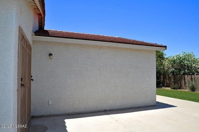 Building Photo - 7740 W Oak Stream Rd