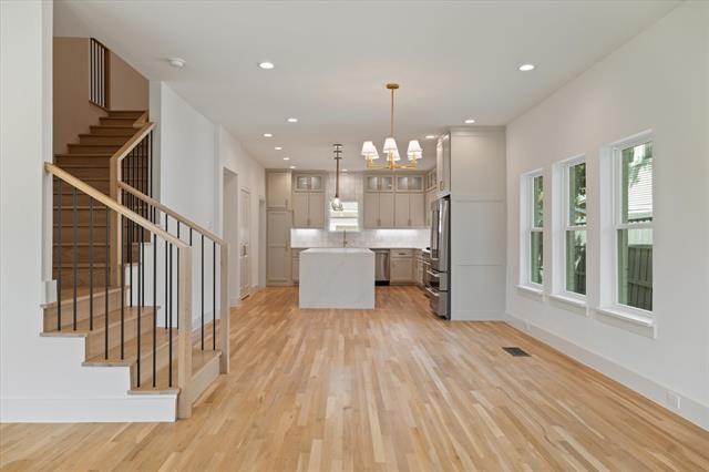 Building Photo - 6255 Belmont Ave