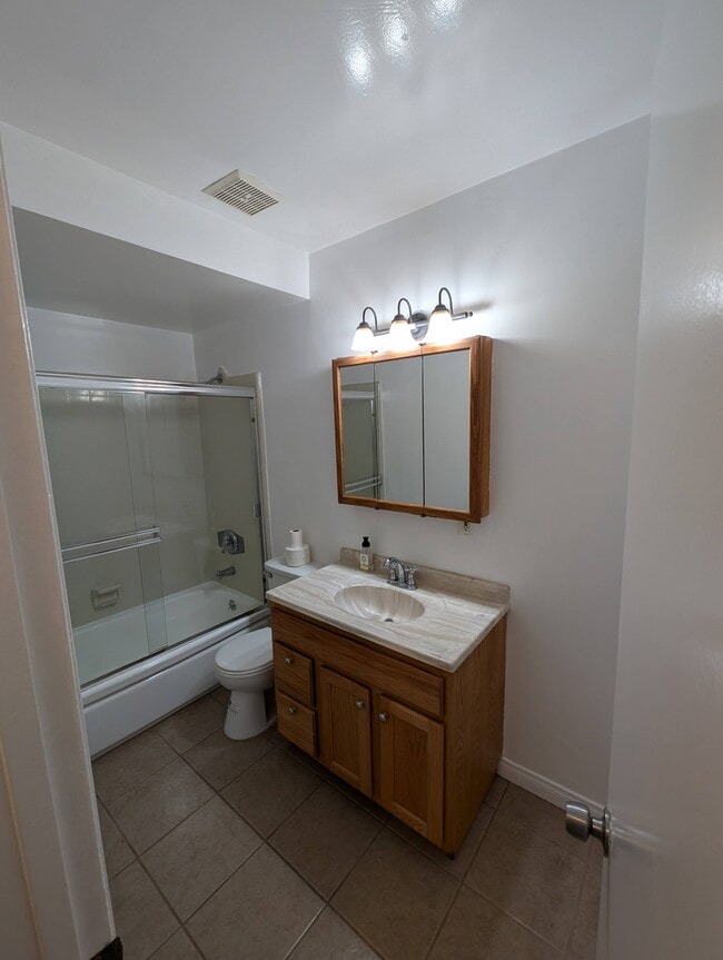 Building Photo - 642 Huntley Dr