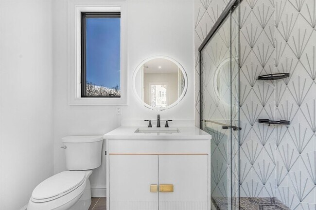 Building Photo - 20 Amberwood Dr