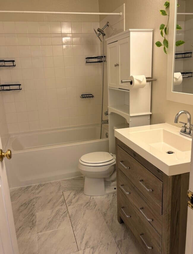 Building Photo - 12736 NE 116th Ln