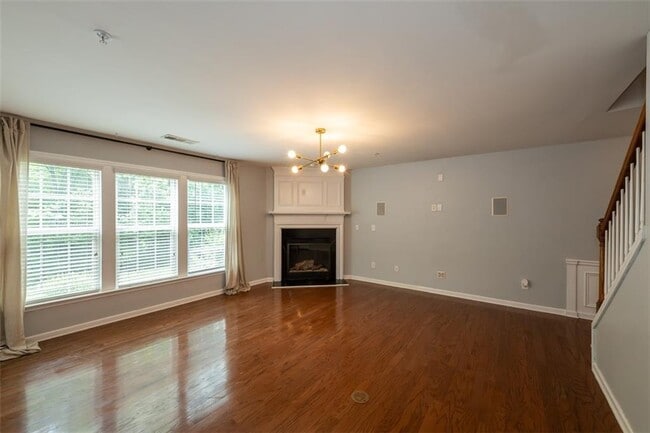 Building Photo - 331 Balaban Cir