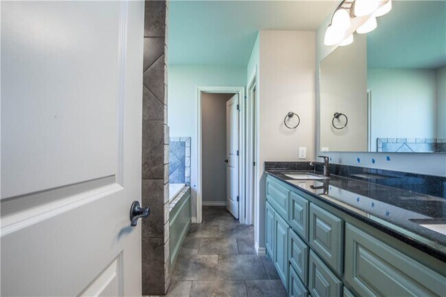 Building Photo - 2801 Cypress Springs Blvd