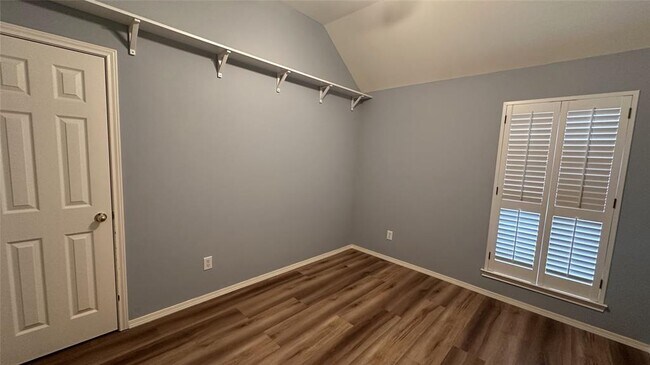 Building Photo - 3727 Parkshire Dr
