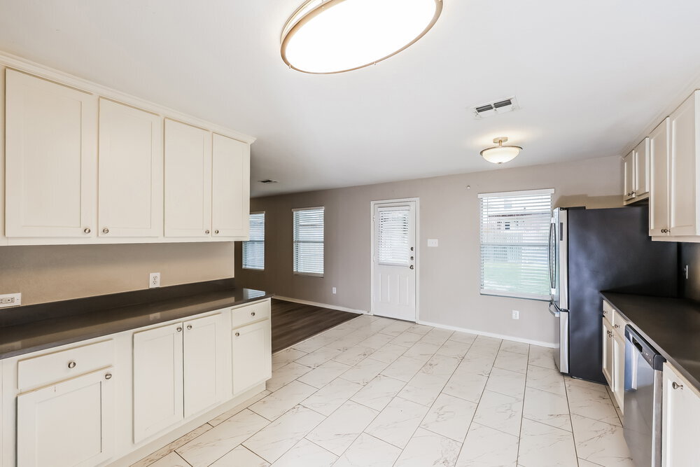 Building Photo - 6945 Meadow Way Ln