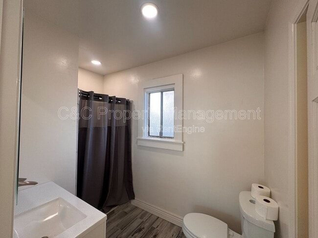 Building Photo - 817 Wainwright St