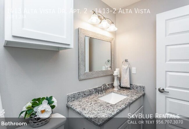 Building Photo - 1413 Alta Vista Dr