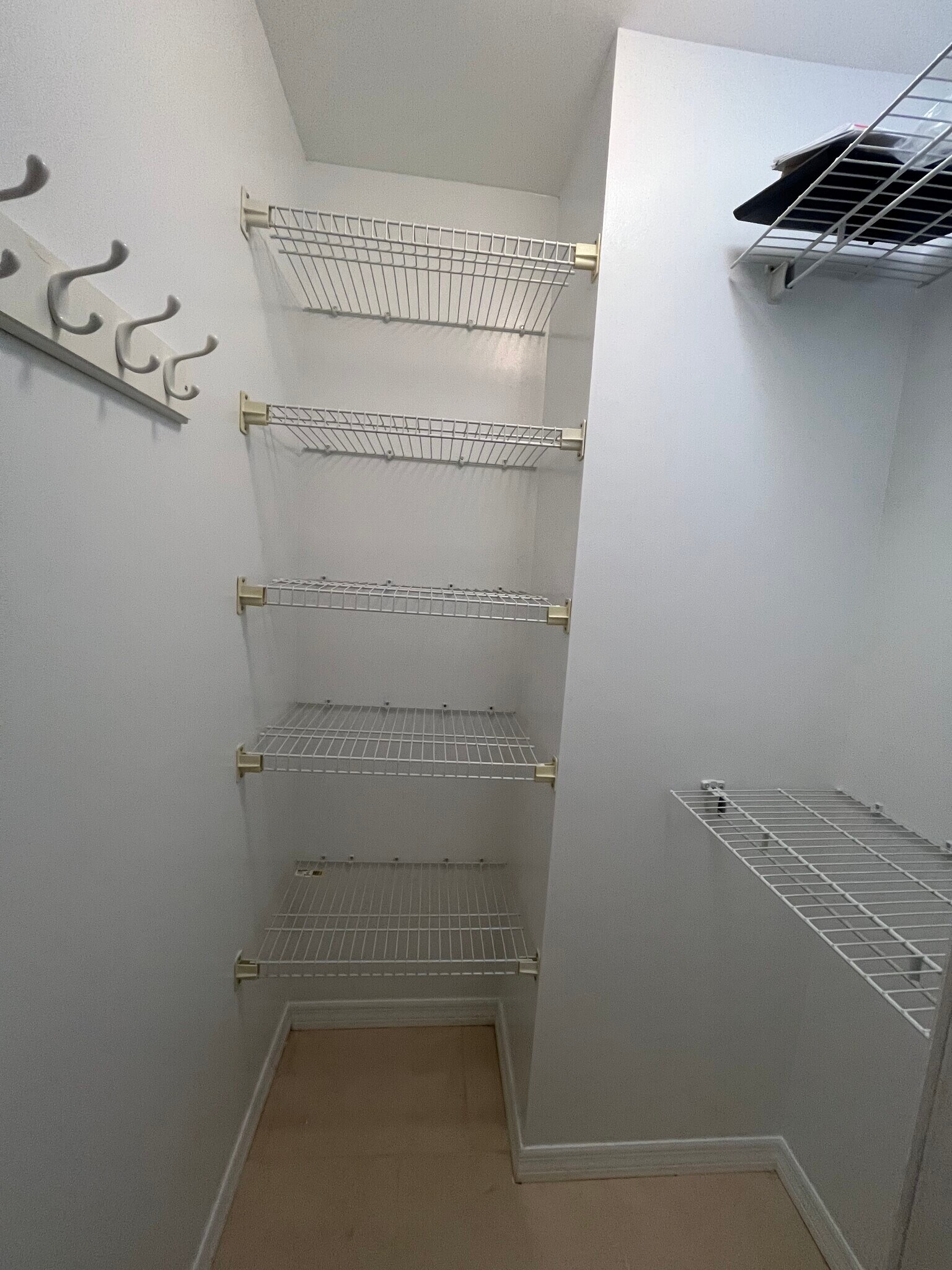 Closet BR2 - 4950 Bayshore Blvd