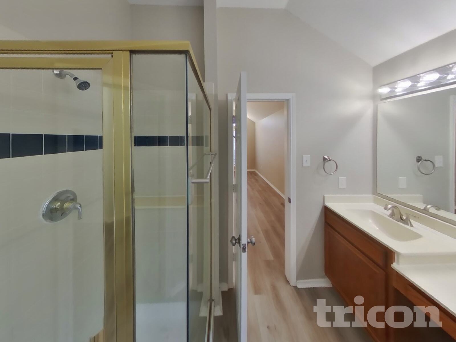 Building Photo - 2075 Crestlake Dr