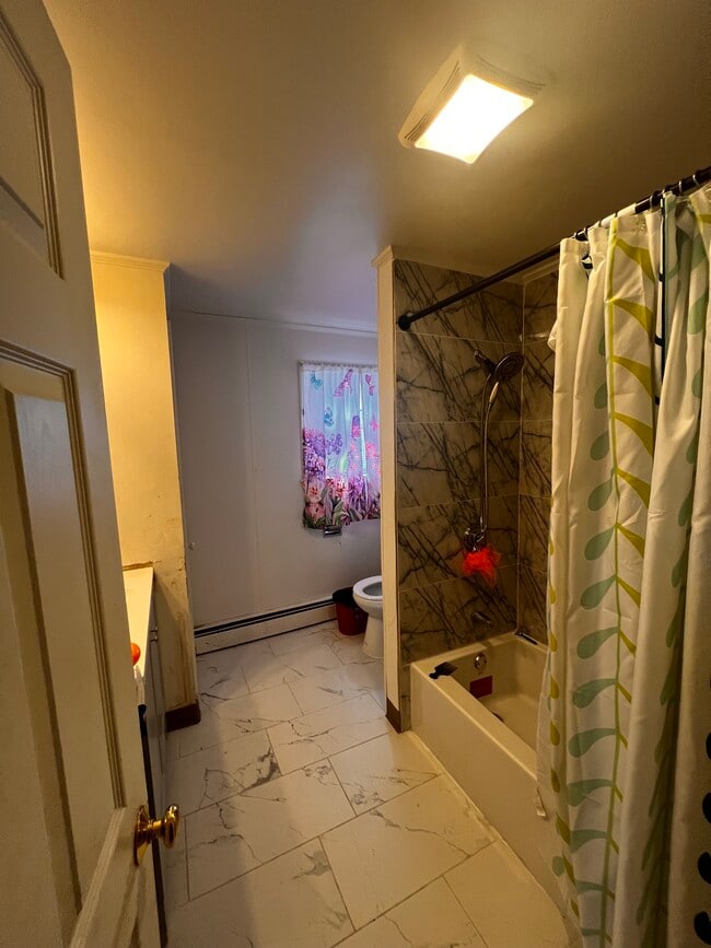 Building Photo - 70 Birch St