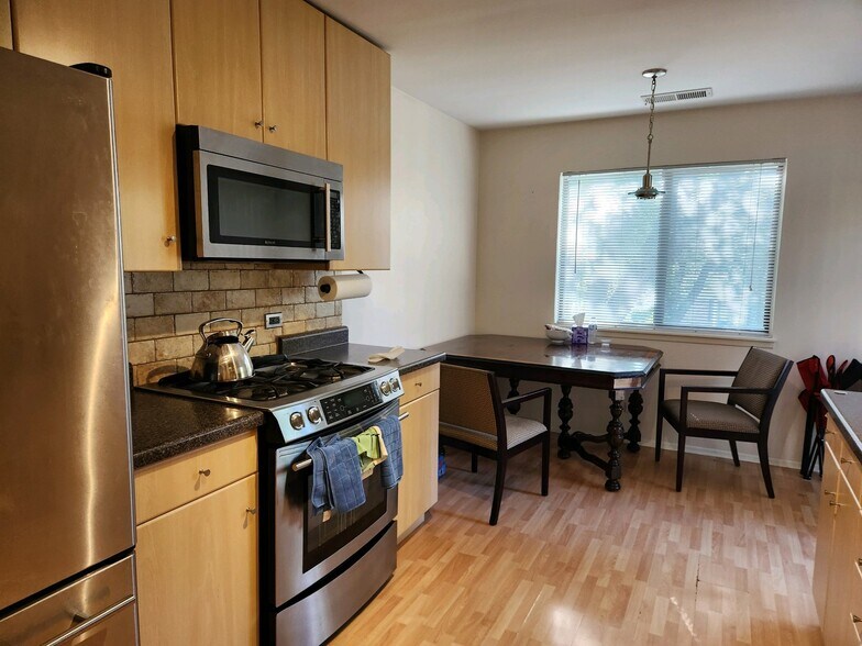 Building Photo - 1021 Boxwood Ct