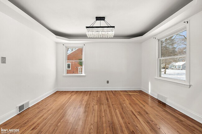 Building Photo - 7618 Sylvan St