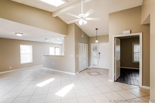 Building Photo - 39 Forest Cir