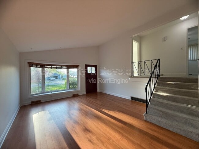 Building Photo - 2N278 Prairie Ave