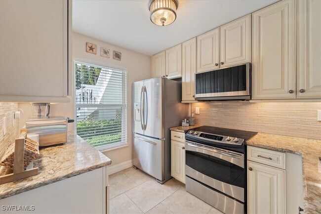 Building Photo - 1375 Mainsail Dr