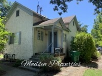 Building Photo - 381 E 9th St