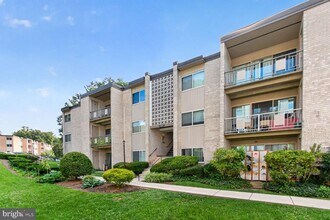 Building Photo - 12207 Braxfield Ct