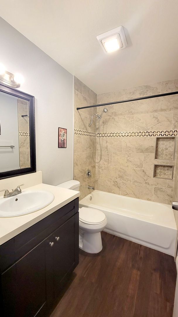 Building Photo - 4 Bed/ 2.5 bath House in Rancho Penasquitos