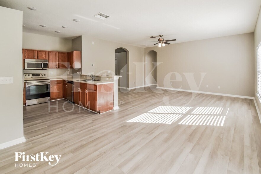 Building Photo - 722 Parsons Pointe St