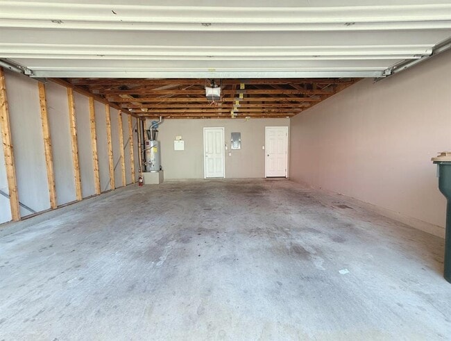 Building Photo - 130 Rush Haven