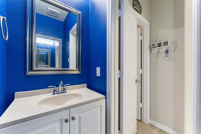 Building Photo - 6207 Rosehill Harvest Loop