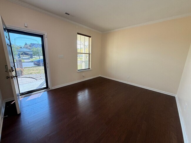 Building Photo - 42 Kilverstone Way