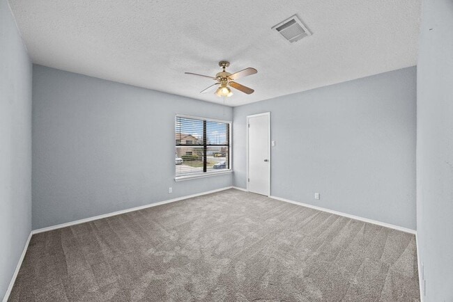 Building Photo - 2928 Donnell Dr