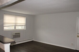Building Photo - Rutledge Court