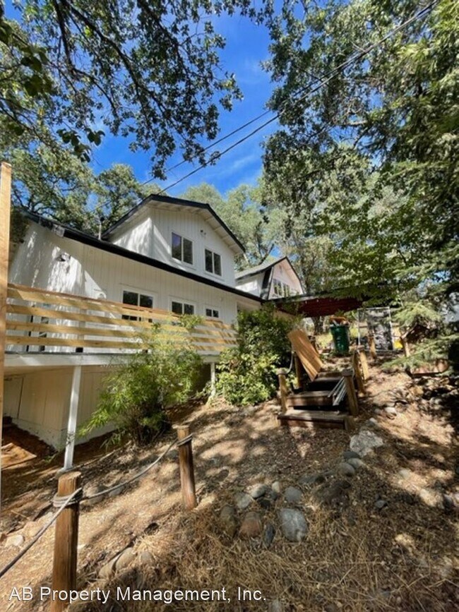 Building Photo - 5 br, 4 bath House - 5650 Hollyberry Lane