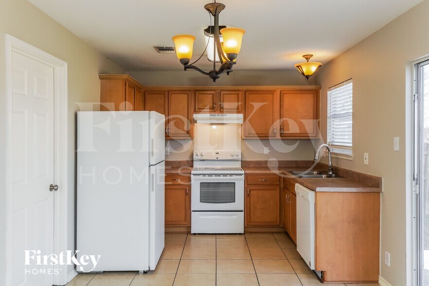 Building Photo - 6911 Autumn View