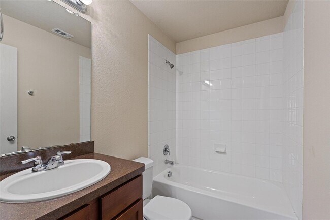 Building Photo - 15012 Parrish Ln