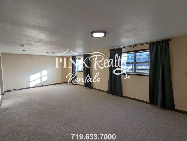 Building Photo - 4025 Cantrell Dr
