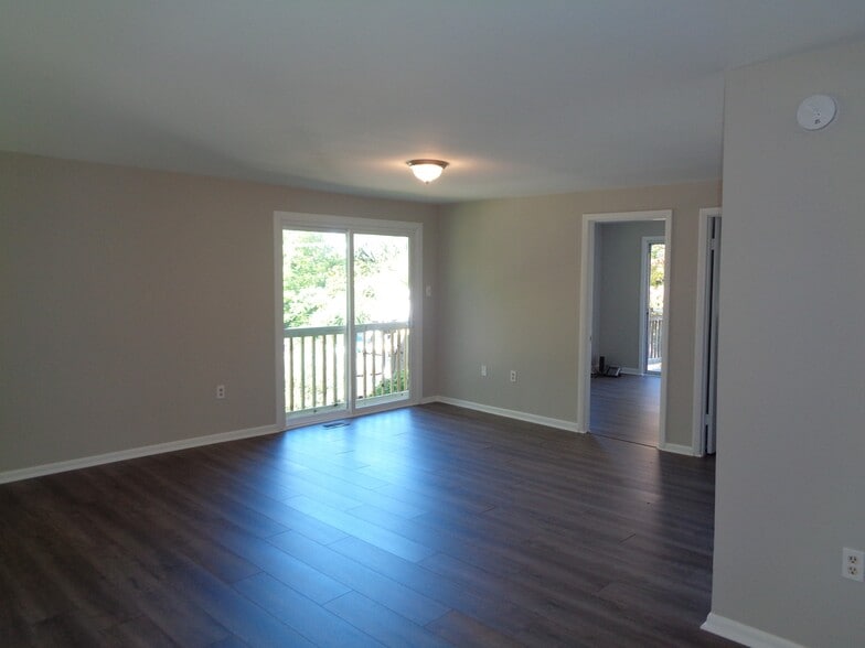 Building Photo - 3800 Bell Rd