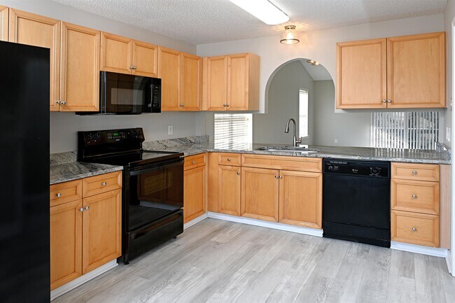 Building Photo - 8256 Tartan Ln