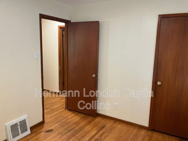 Building Photo - 428 Lancashire Rd