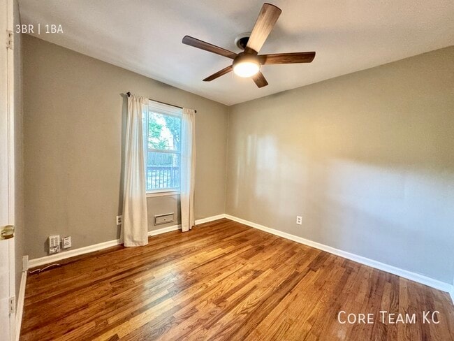 Building Photo - 5607 W 78th Terrace