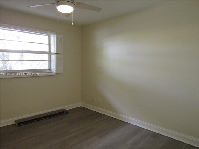 Building Photo - 100 Ashbury Rd