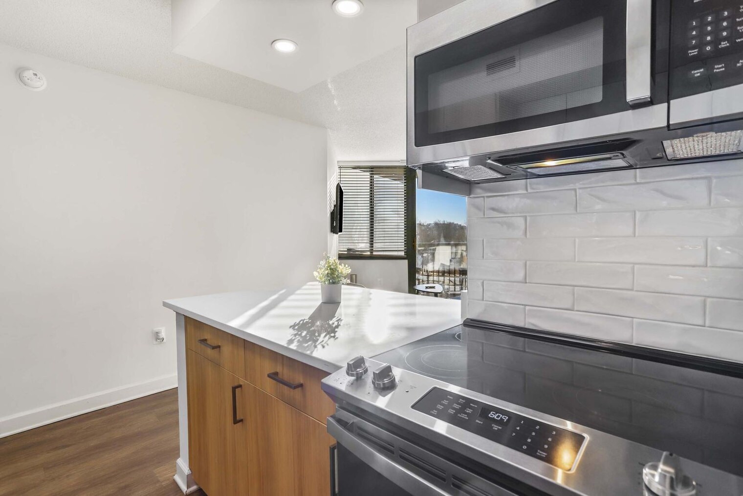 Building Photo - 801 15th St S