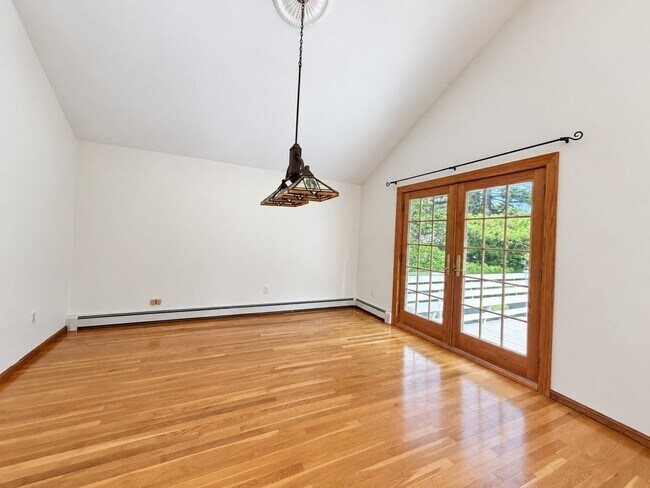 Building Photo - 39 Ingleside Rd