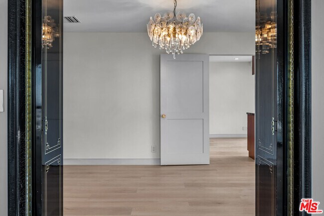 Building Photo - 10790 Wilshire Blvd