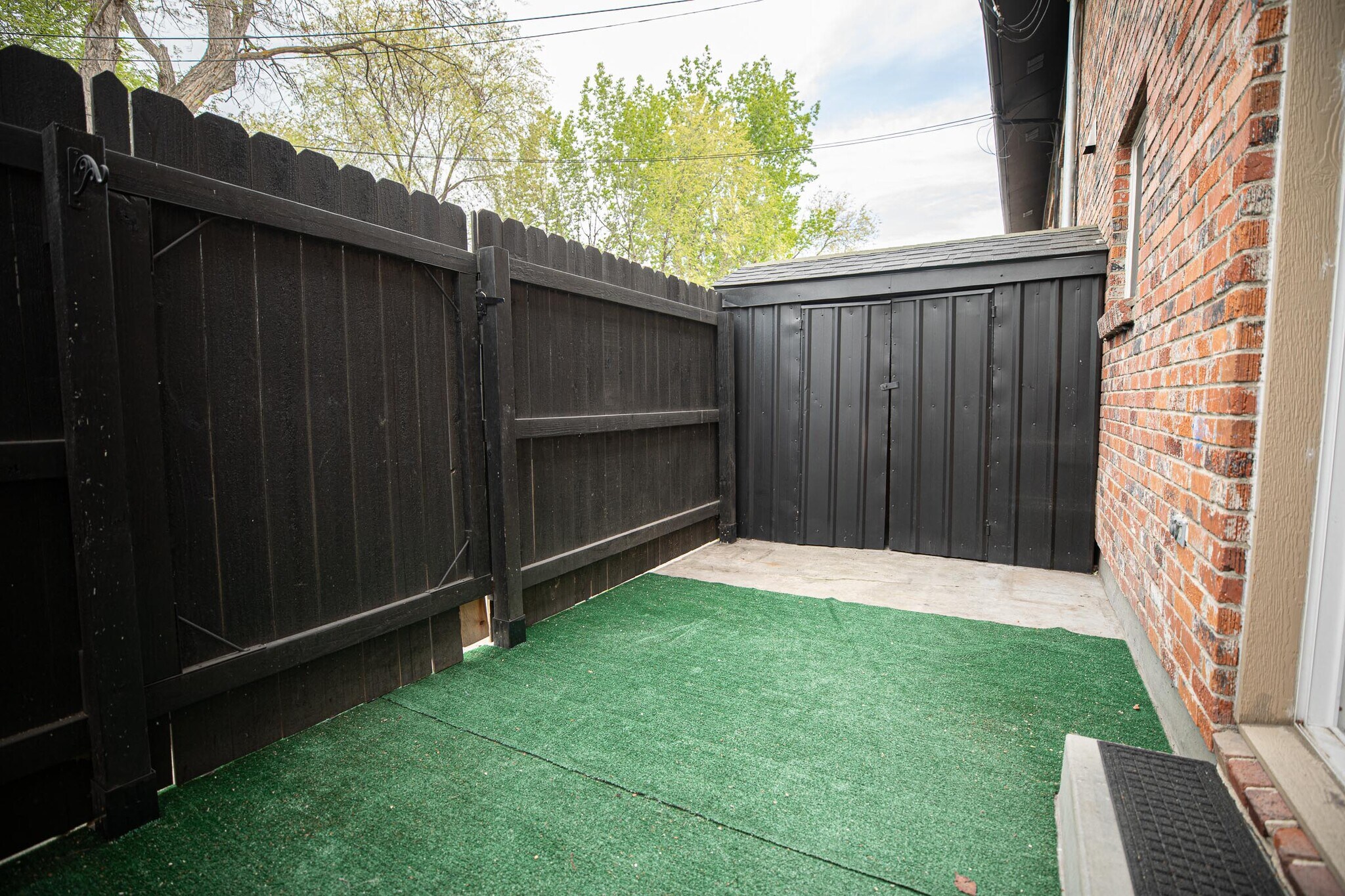 Building Photo - 905 N Mercer St