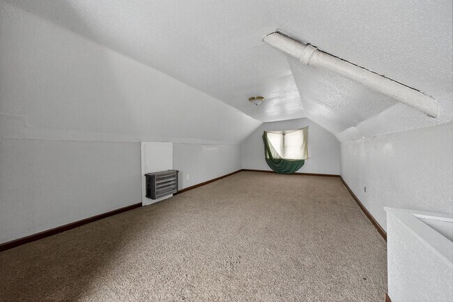 Building Photo - Charming 3BR House in Cleveland