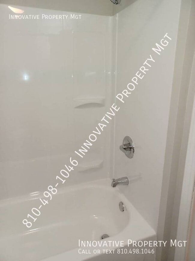 Building Photo - 3042 Leta Ave