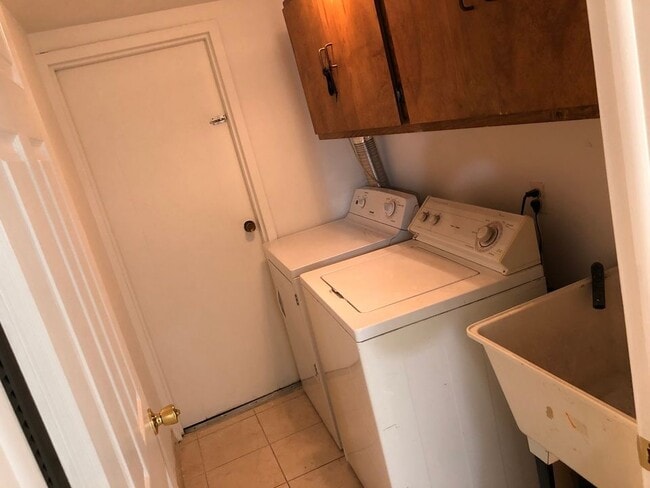 Washer and dryer in the unit - 8315 Karam Blvd