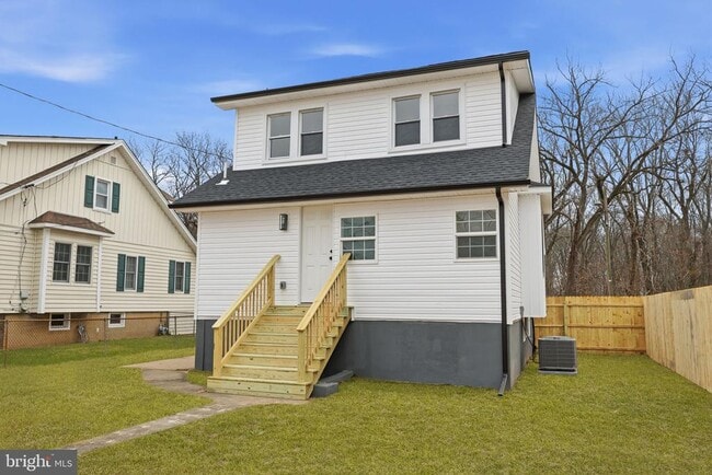 Building Photo - 7803 Monroe Ave