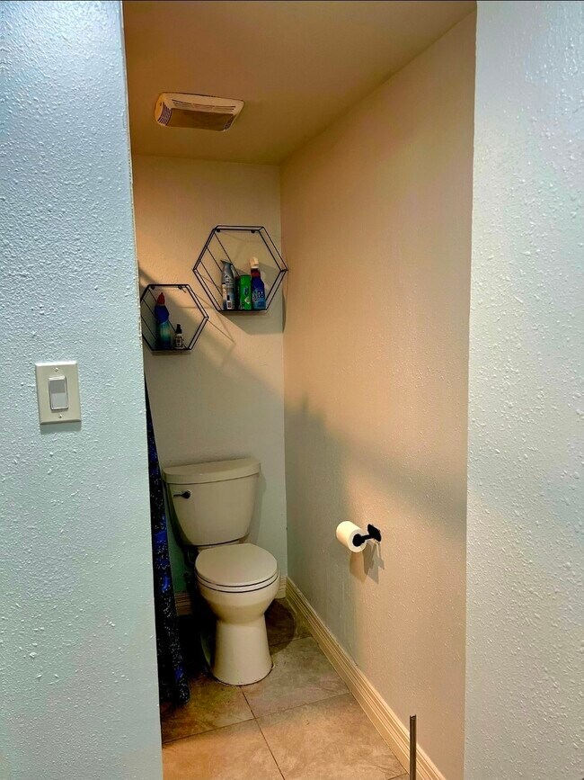 Building Photo - 2606 Stanford St