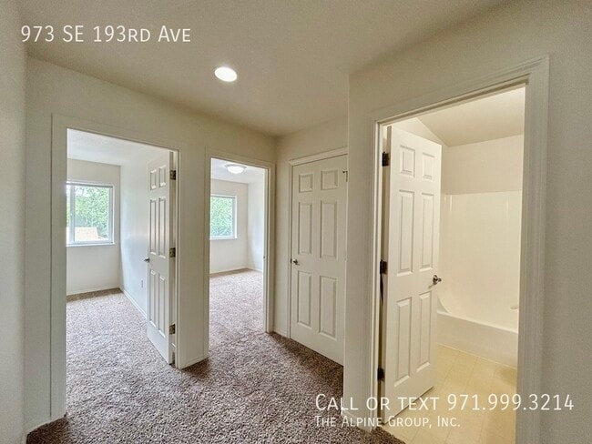 Building Photo - 973 SE 193rd Ave