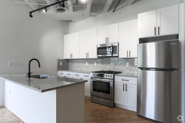 Studio - 970 SF - Peachtree Lofts