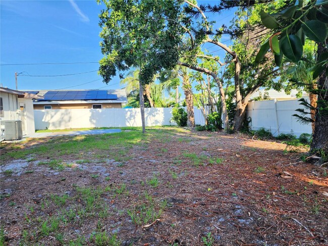 Building Photo - 2145 68th Ave S